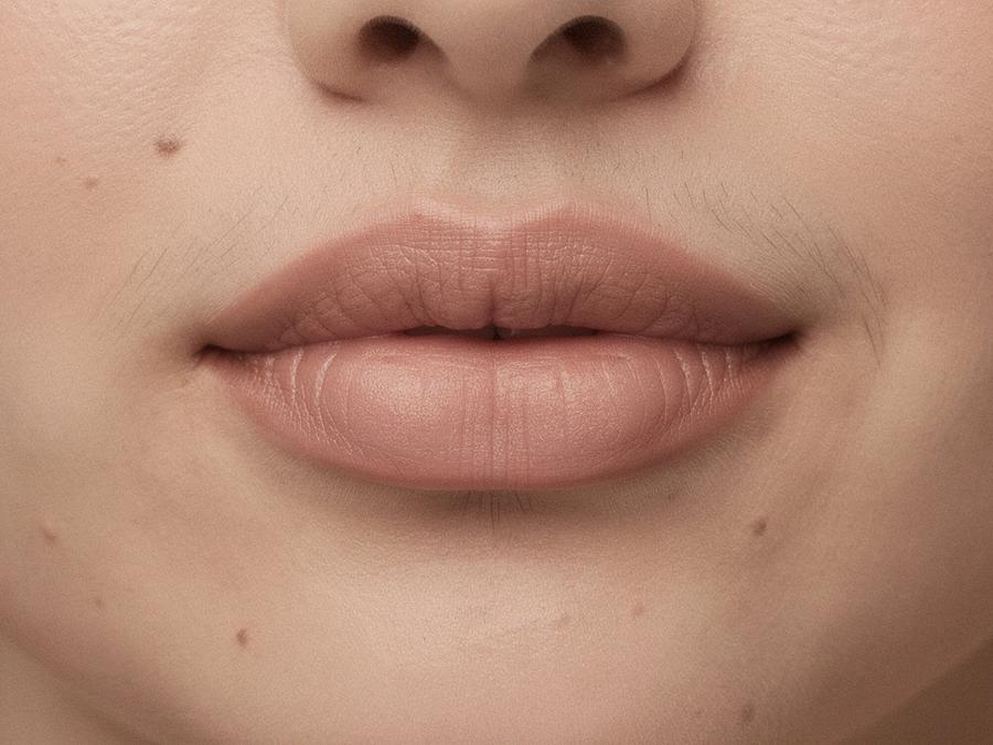 Lip blush — soft contour